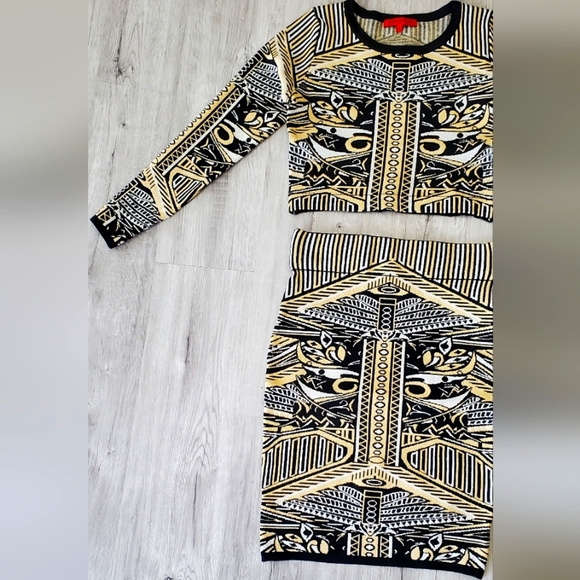 NWT WOW COUTURE Black & Gold Jacquard Crop Two-Piece Knit Bodycon Skirt Set - Picture 4 of 7